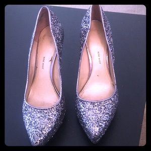 NineWest silver shiny shoes us size 6M
